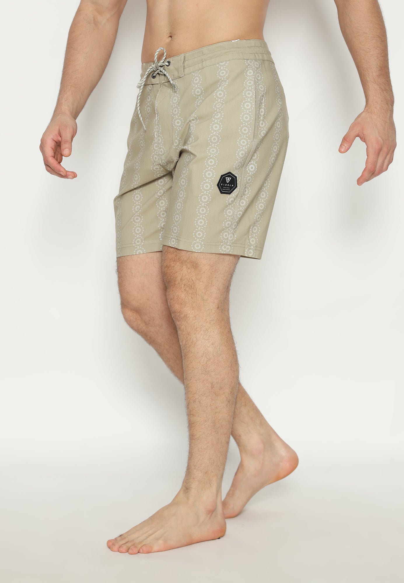 VISSLA-SOLAR SPIRALS 17.5" BOARDSHORT