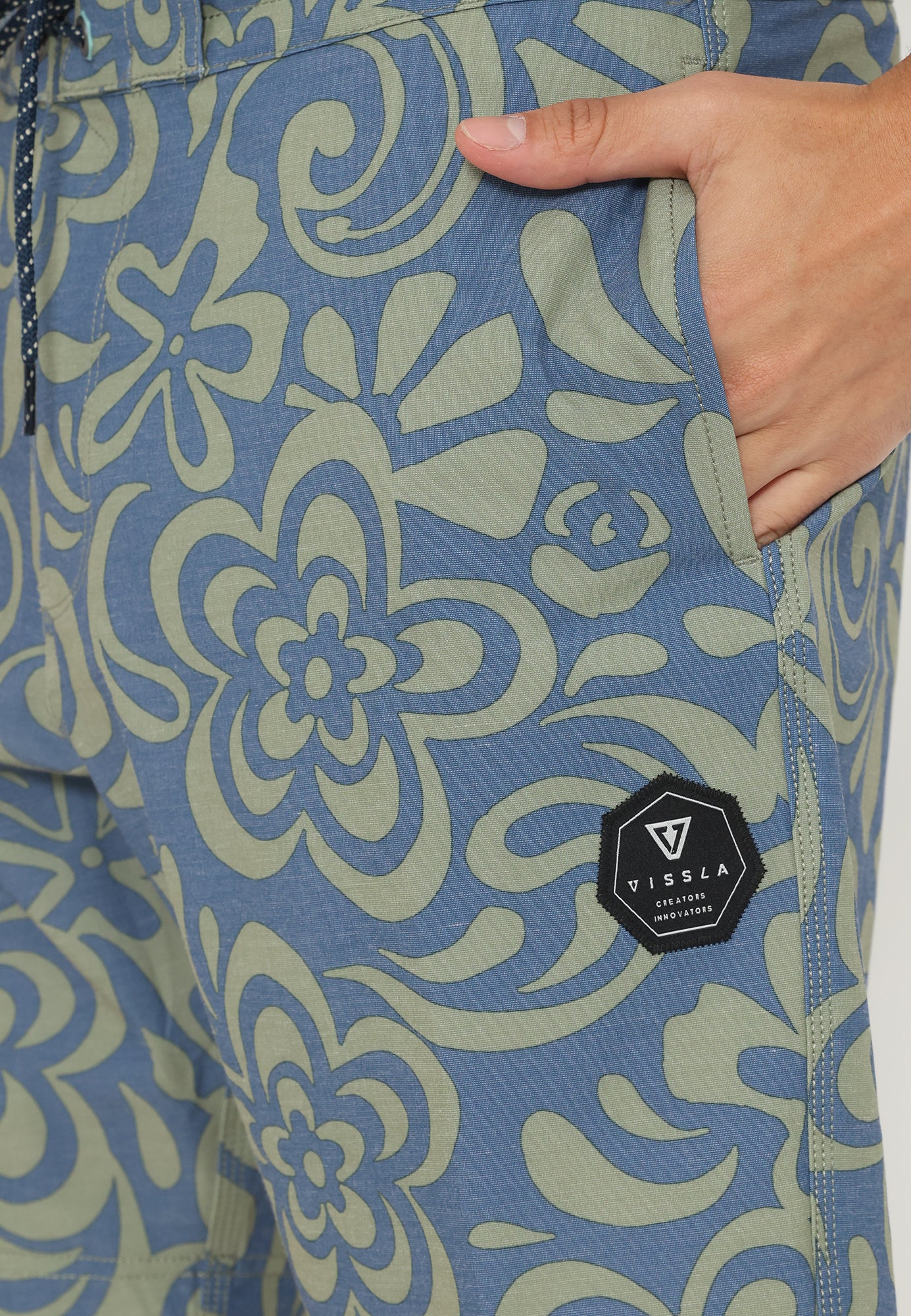 VISSLA-PSYCHALOHA 17.5" BOARDSHORT