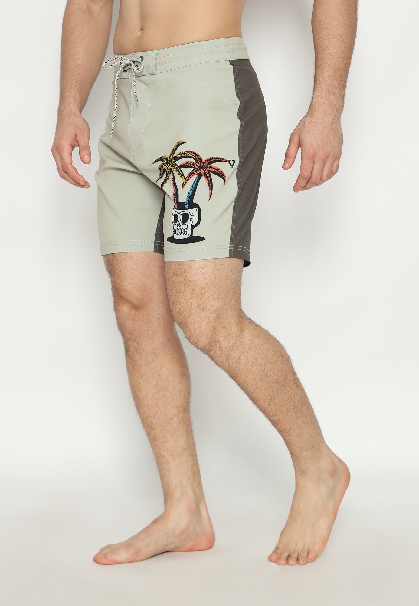 VISSLA-TROPIC TERRORS 18.5" BOARDSHORT